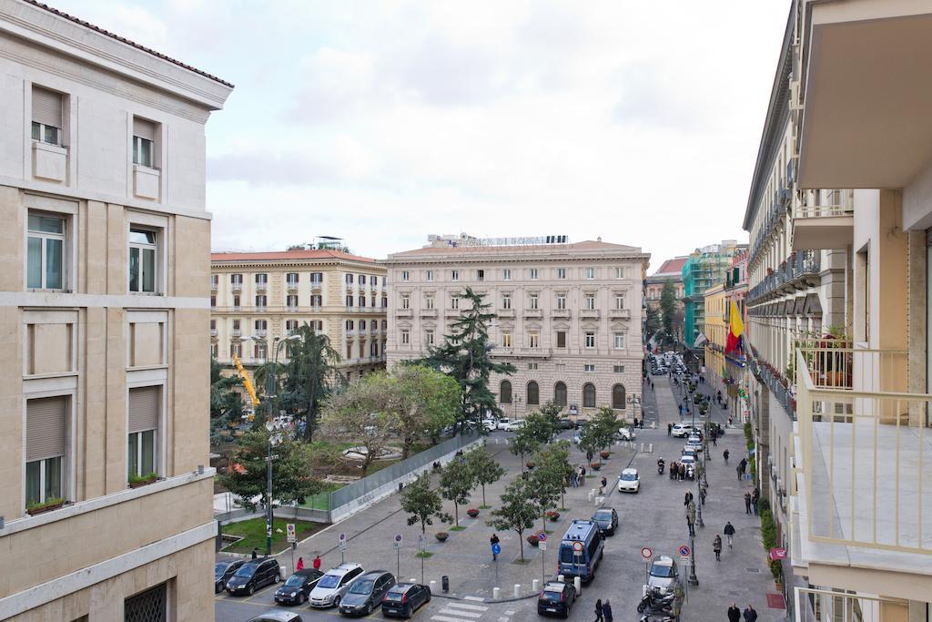Hotel Domus Municipio Neapel Zimmer foto